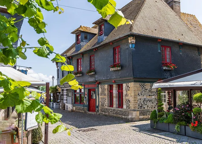 L\'Absinthe Hotel